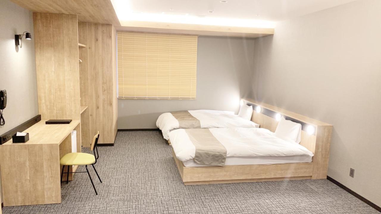 ファーストキャビン御堂筋難波 カプセルホテル 3*